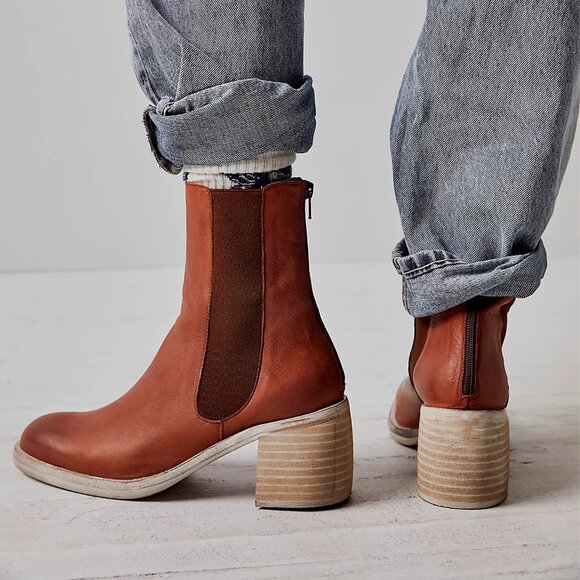 NEW Free People Made in Spain Essential Chelsea Boots Leather For Women 1125 6s3 - Picture 8 of 11